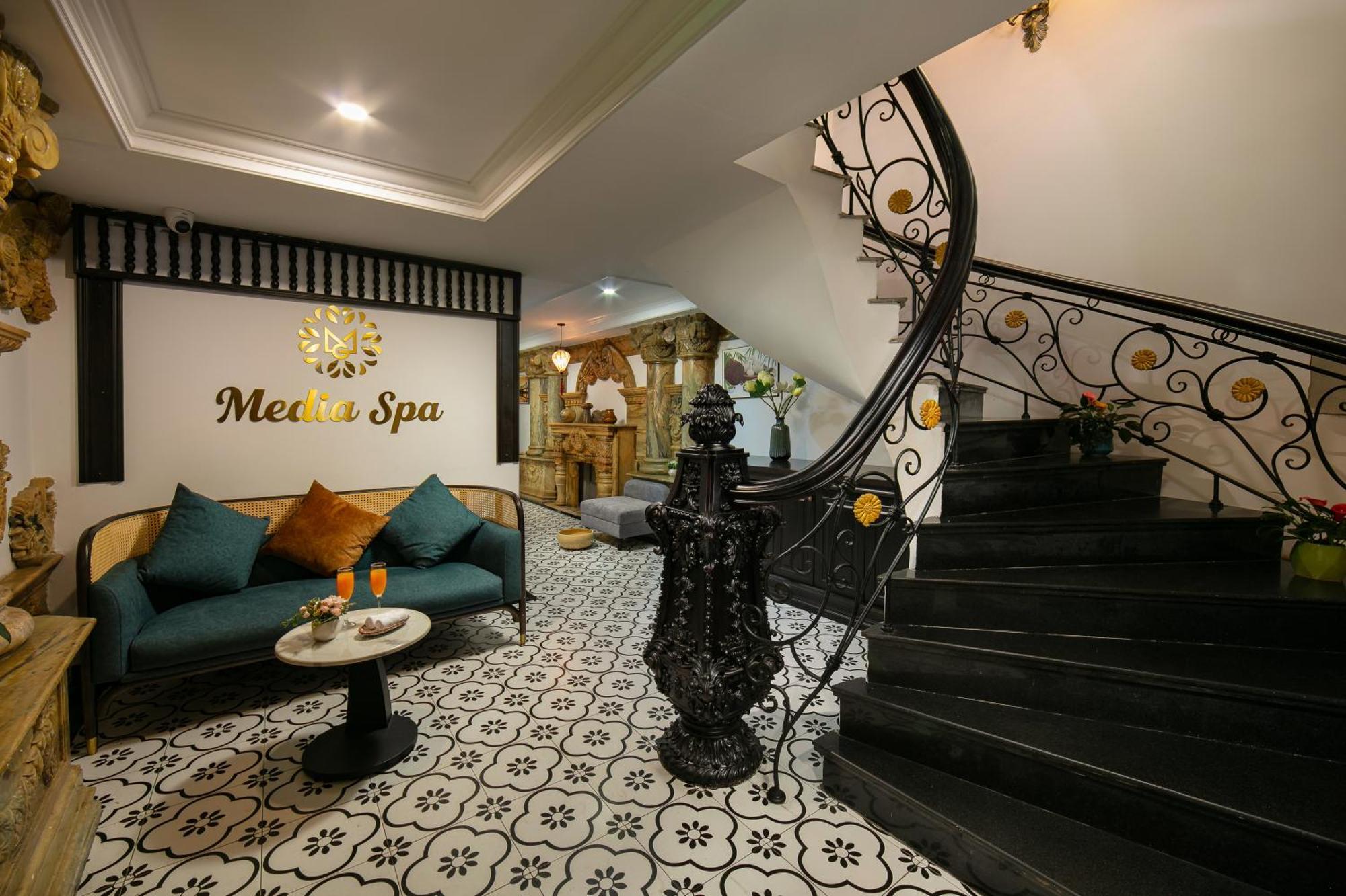 Media Central Hotel & Spa Hanoi Esterno foto